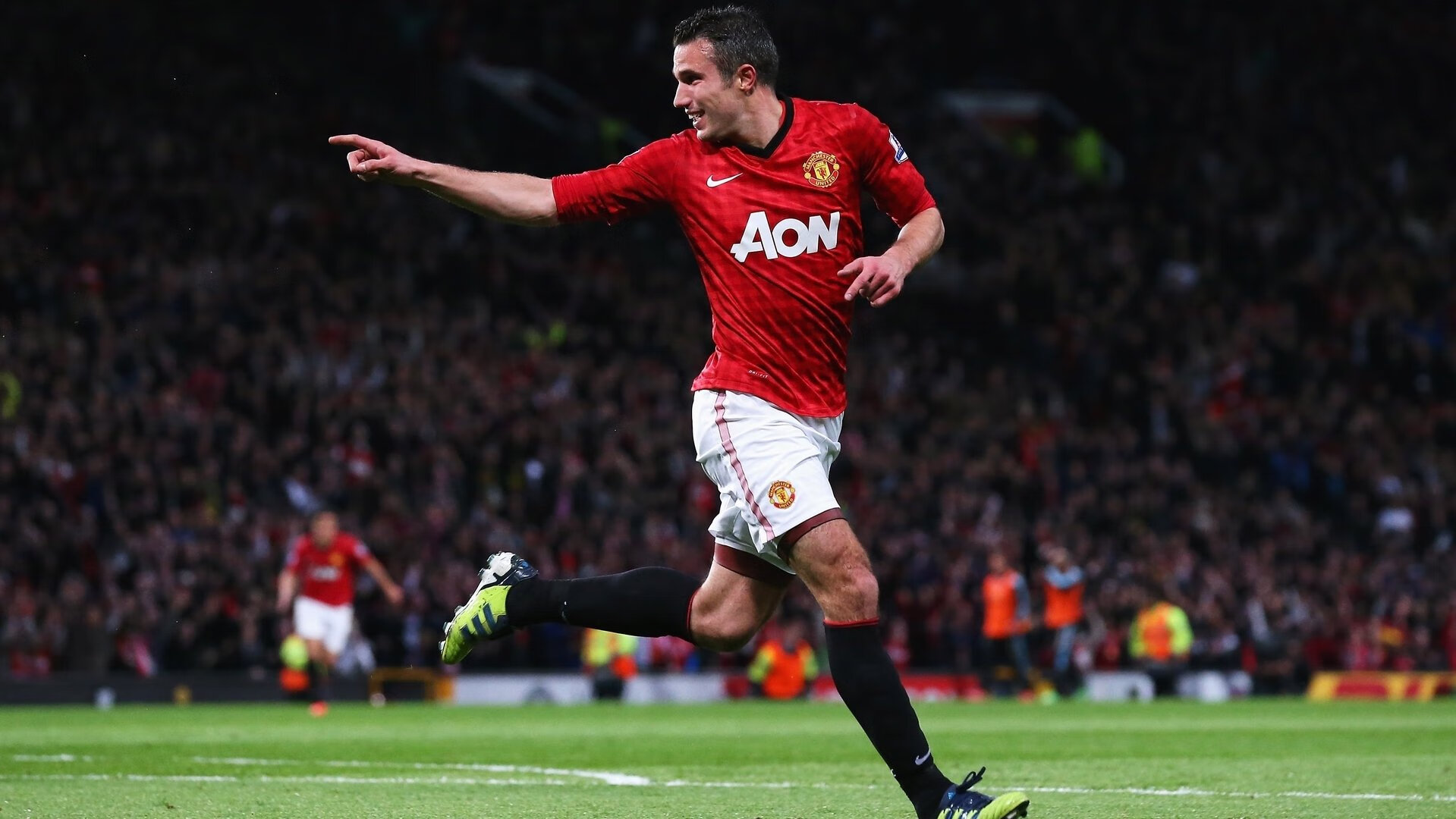 开云体育入口-跨界体育风暴，F1揭幕战激战中，巴拉圭足球制霸AC米兰的启示